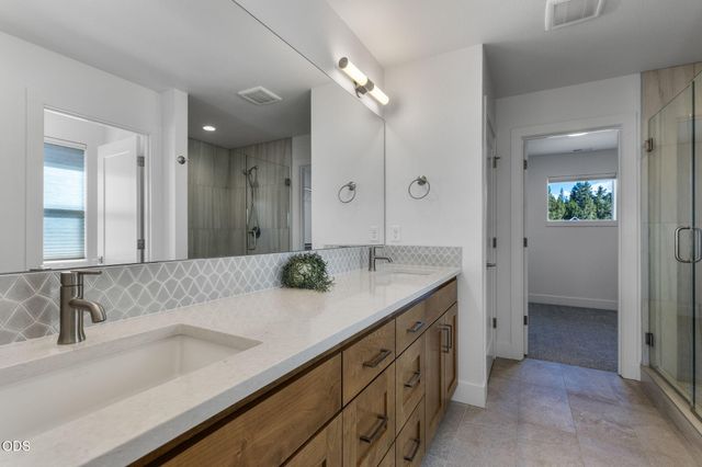 20607 SE Boer SE, Bend, OR 97702