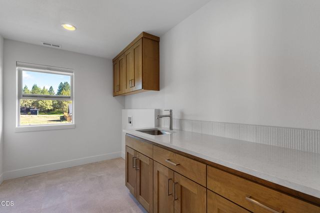 20607 SE Boer SE, Bend, OR 97702