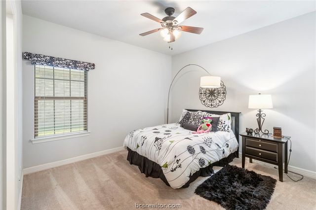 318 Cecilia Loop, College Station, TX 77845