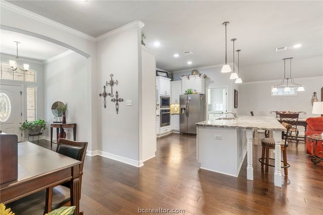 318 Cecilia Loop, College Station, TX 77845