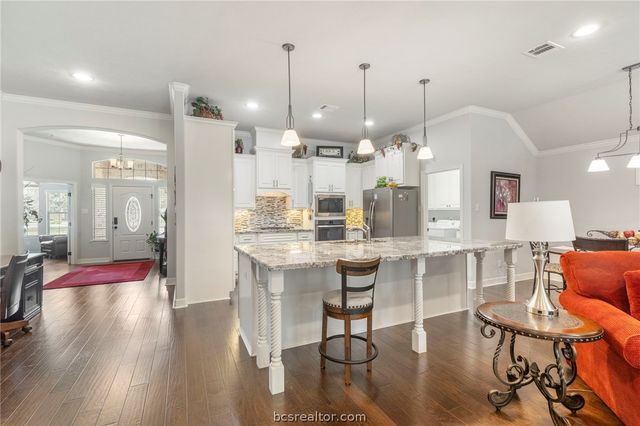 318 Cecilia Loop, College Station, TX 77845