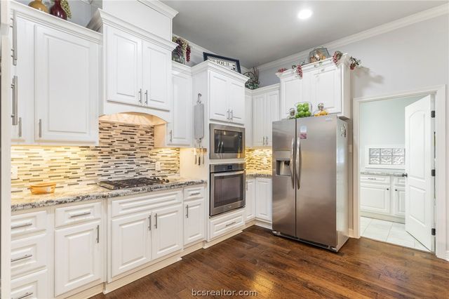 318 Cecilia Loop, College Station, TX 77845