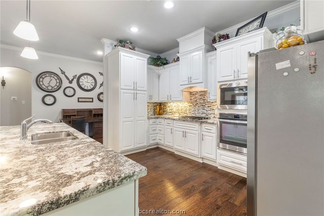 318 Cecilia Loop, College Station, TX 77845