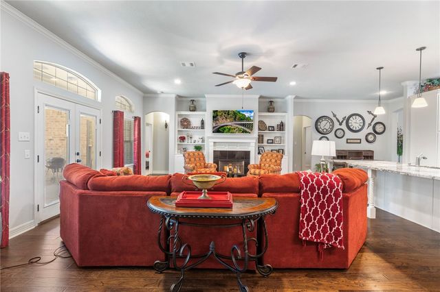 318 Cecilia Loop, College Station, TX 77845