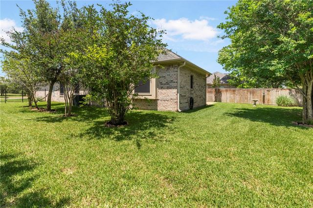 318 Cecilia Loop, College Station, TX 77845