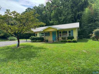 2871 Warrenton Road, Guntersville, AL 35976