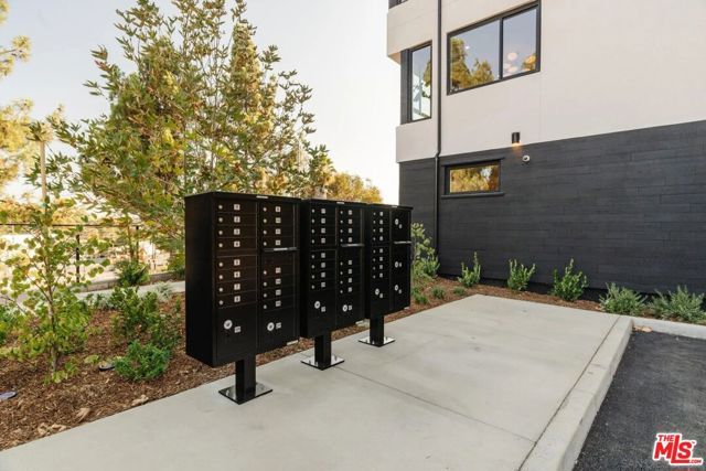 3832 N Emery Way, Los Angeles, CA 90065