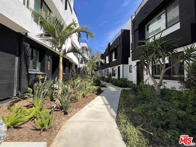 3832 N Emery Way, Los Angeles, CA 90065