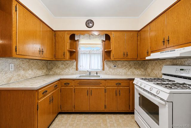 338 E 238th Street, Bronx, NY 10470
