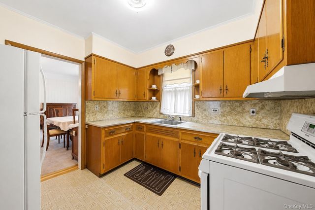 338 E 238th Street, Bronx, NY 10470