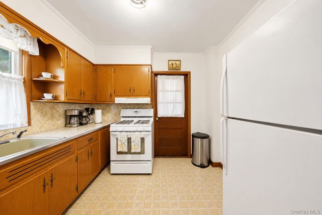 338 E 238th Street, Bronx, NY 10470