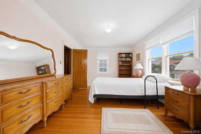 338 E 238th Street, Bronx, NY 10470