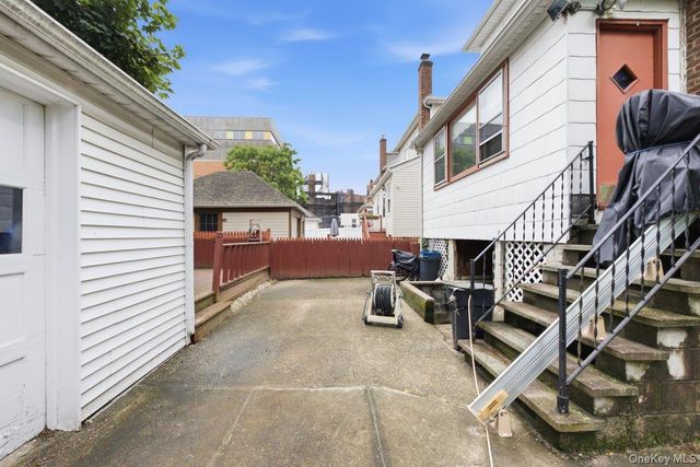 338 E 238th Street, Bronx, NY 10470
