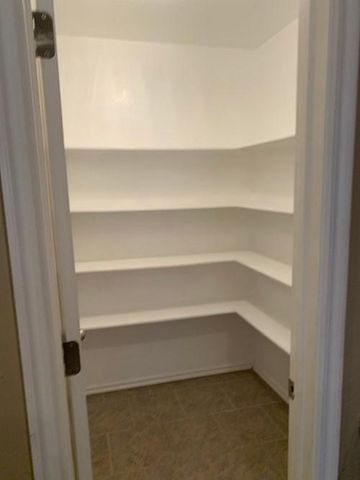 605 E Juniper Lane, Mustang, OK 73064