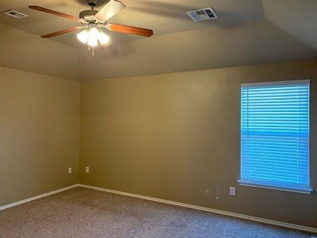 605 E Juniper Lane, Mustang, OK 73064