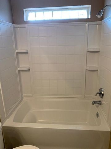 605 E Juniper Lane, Mustang, OK 73064