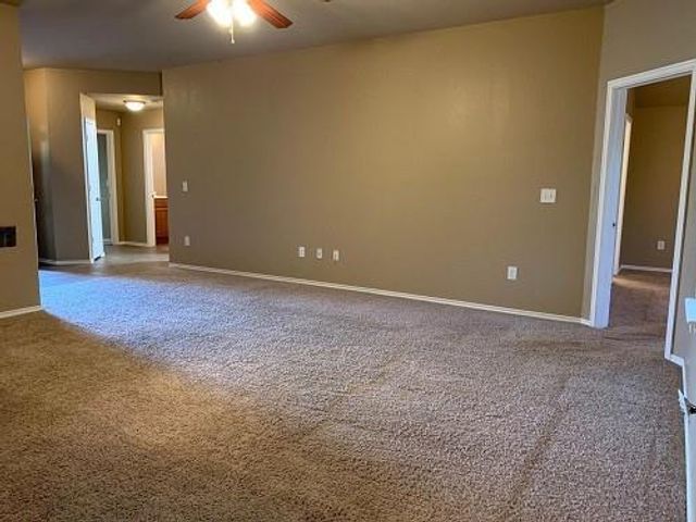 605 E Juniper Lane, Mustang, OK 73064