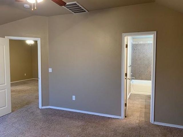 605 E Juniper Lane, Mustang, OK 73064