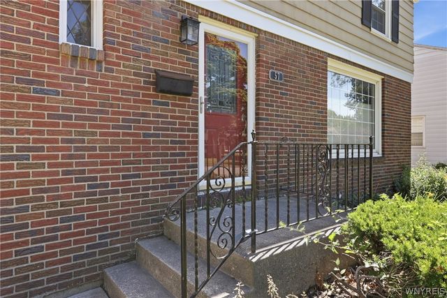 57 Gardenwood Lane, Tonawanda, NY 14223