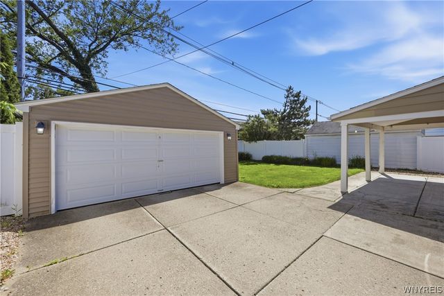 57 Gardenwood Lane, Tonawanda, NY 14223