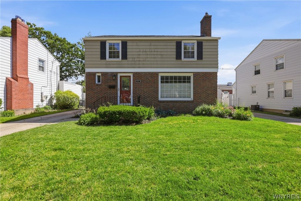 57 Gardenwood Lane, Tonawanda, NY 14223