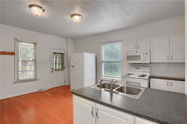 408 N Vine St, New Castle, PA 16101