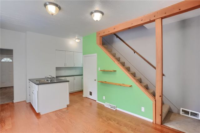 408 N Vine St, New Castle, PA 16101