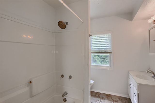 408 N Vine St, New Castle, PA 16101