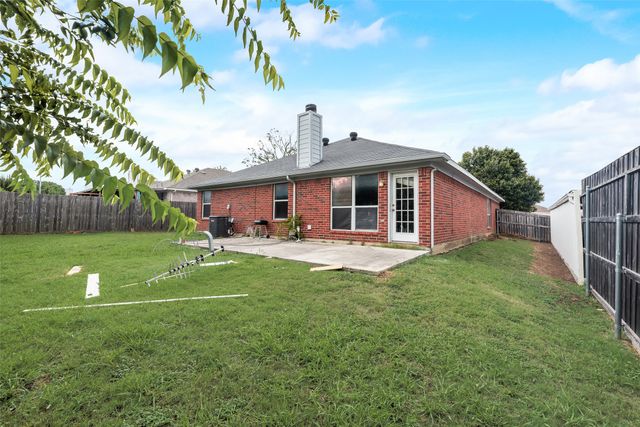 1606 Mt Zion Drive, Arlington, TX 76018