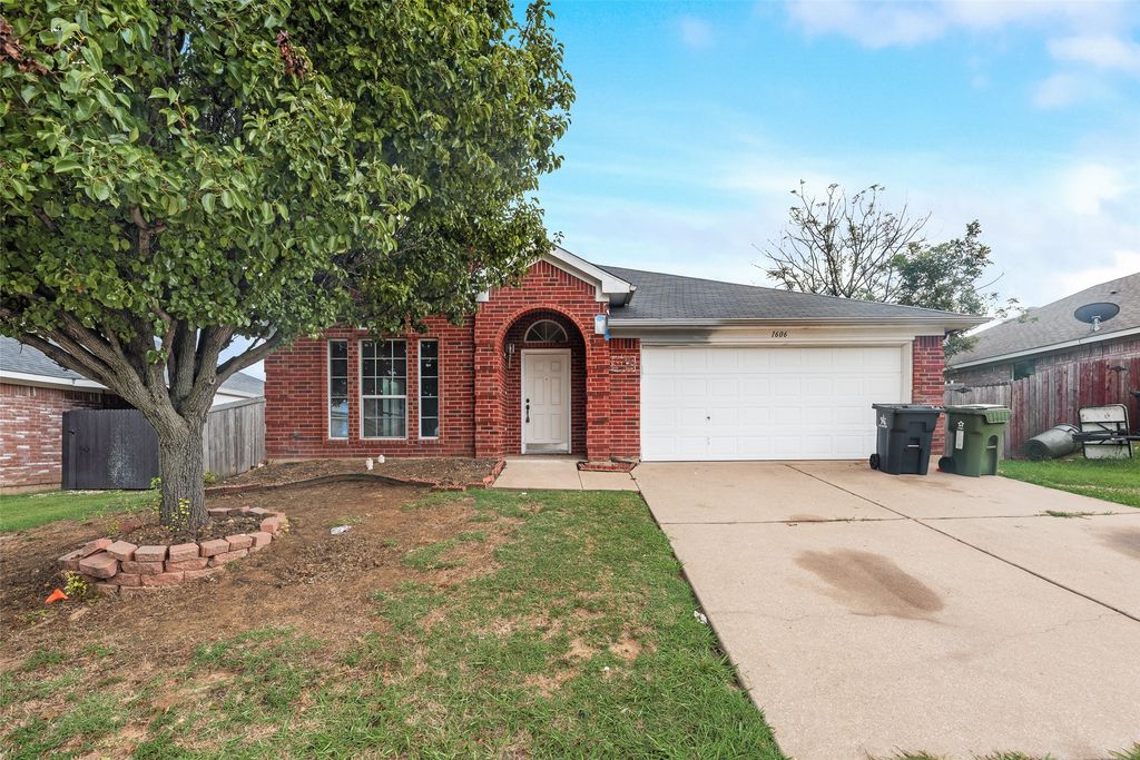 1606 Mt Zion Drive, Arlington, TX 76018