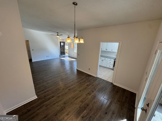 101 Royal Circle, Kingsland, GA 31548