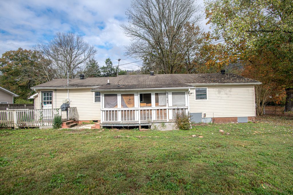 8957 Dayton Pike B, Soddy Daisy, TN 37379