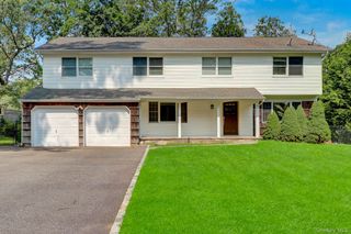 8 Tobi Lane, Setauket, NY 11733