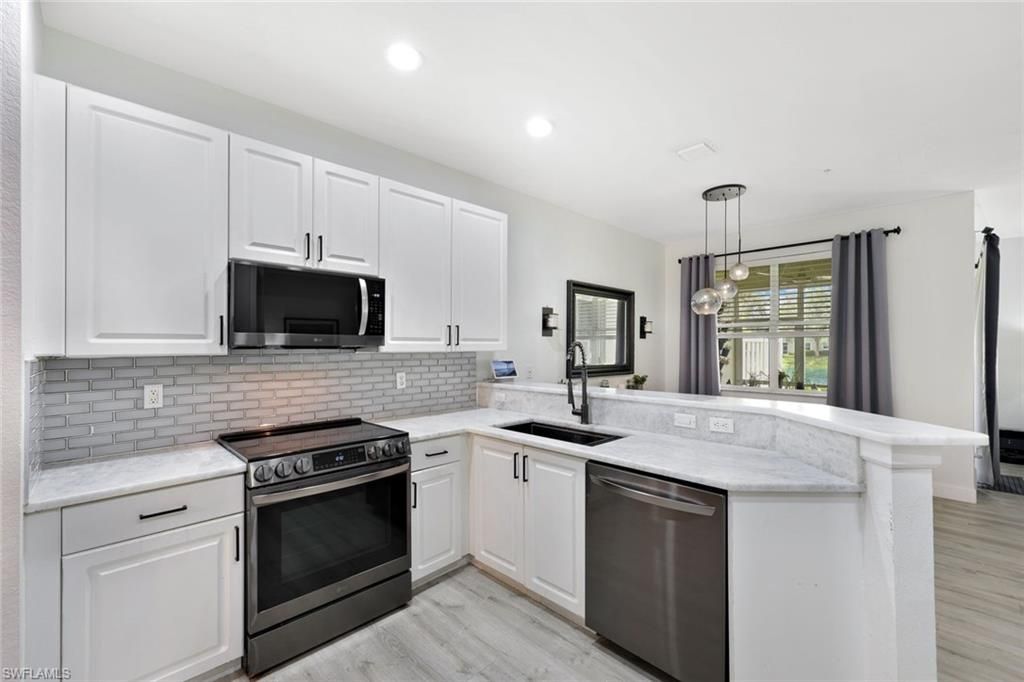 1430 Mariposa CIR 102, NAPLES, FL 34105 — exterior