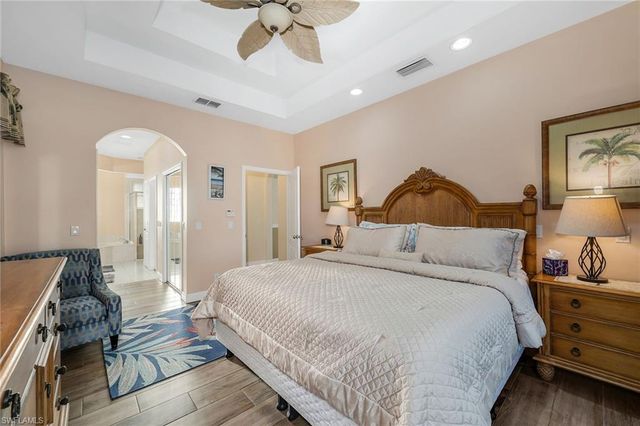 934 Marble DR, Naples, FL 34104