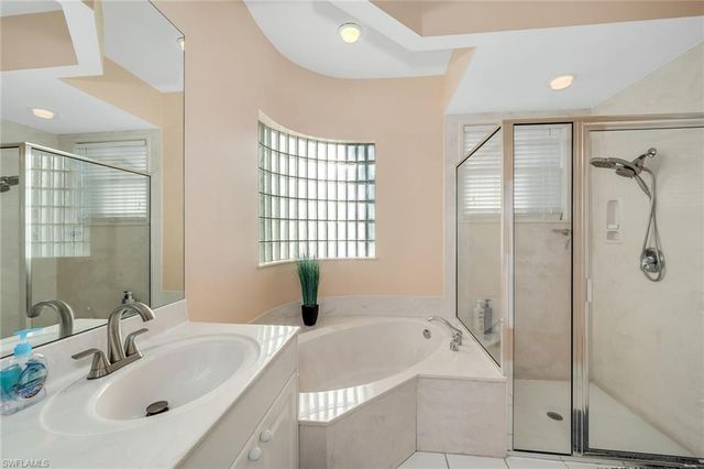 934 Marble DR, Naples, FL 34104