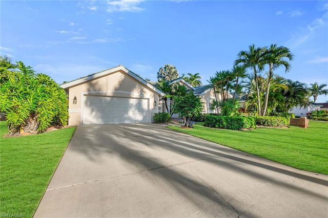 934 Marble DR, Naples, FL 34104