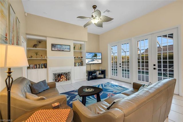 934 Marble DR, Naples, FL 34104