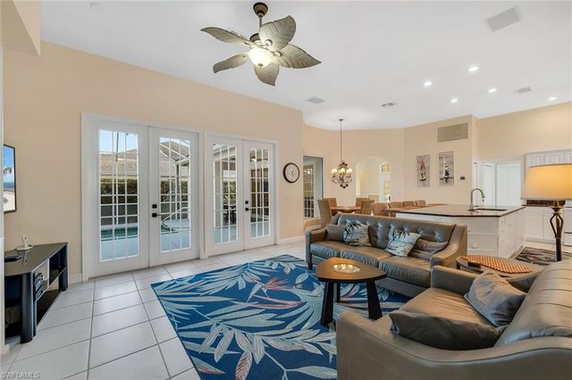 934 Marble DR, Naples, FL 34104