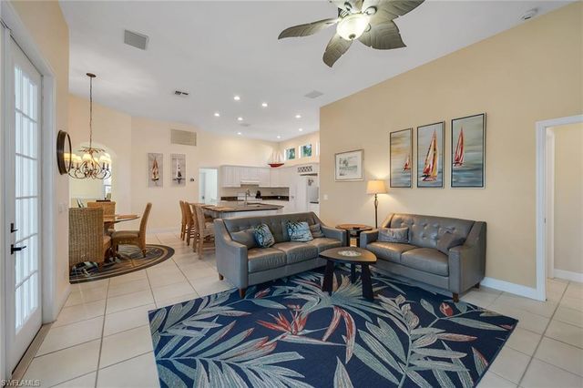 934 Marble DR, Naples, FL 34104