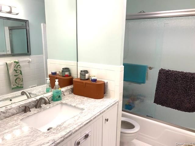 101 Harding Avenue 2nd Fl, Long Beach, NY 11561