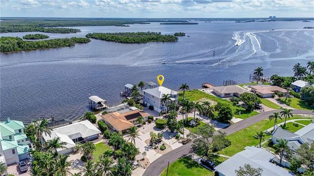 5640 Williams DR, Fort Myers Beach, FL 33931