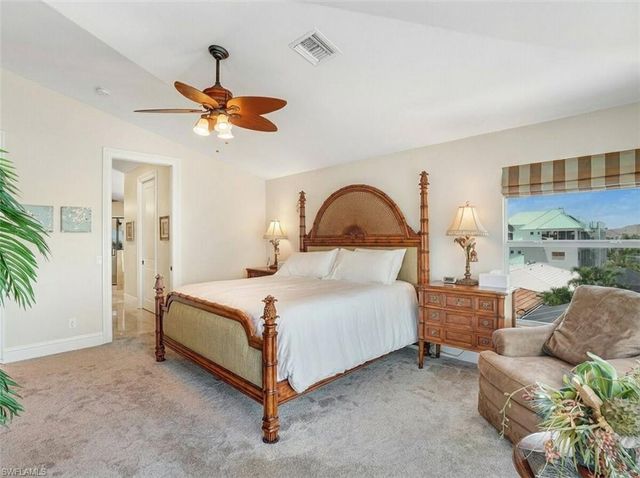 5640 Williams DR, Fort Myers Beach, FL 33931