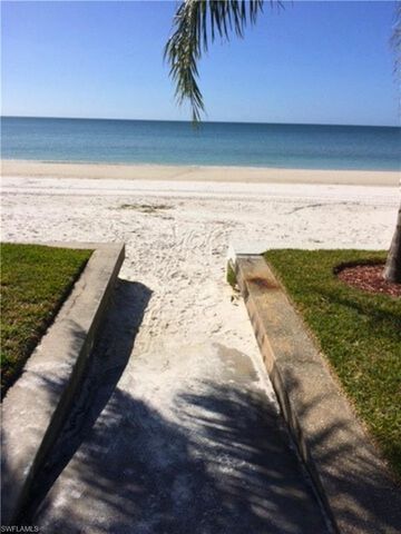 5640 Williams DR, Fort Myers Beach, FL 33931