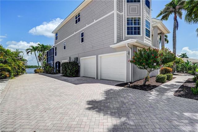 5640 Williams DR, Fort Myers Beach, FL 33931