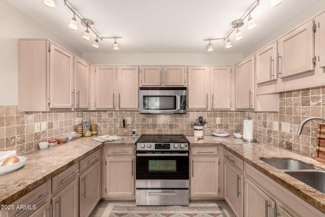 15050 N THOMPSON PEAK Parkway 1035, Scottsdale, AZ 85260