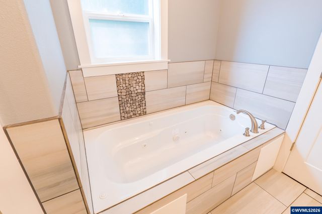 3308 Darrin St NW, Salem, OR 97304