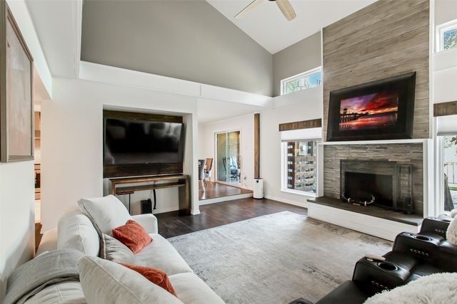 2925 Country Place Circle, Carrollton, TX 75006