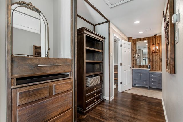2925 Country Place Circle, Carrollton, TX 75006
