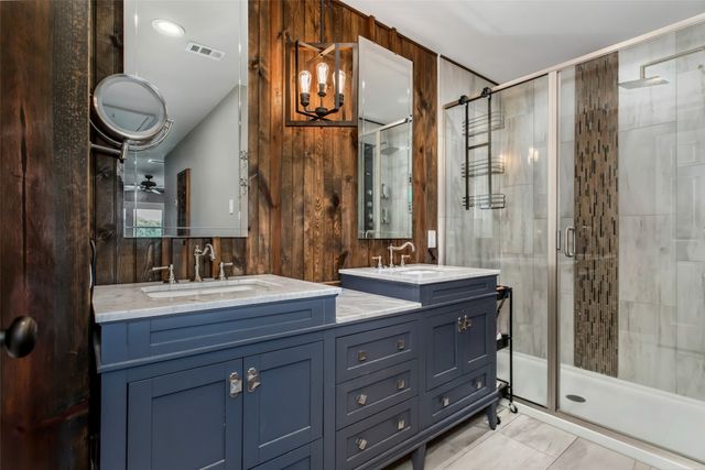 2925 Country Place Circle, Carrollton, TX 75006